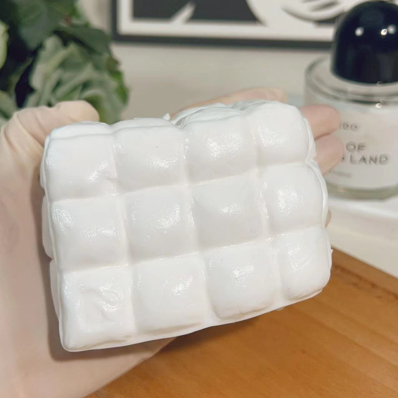 🤩White Square Down Squishy Toy🤩